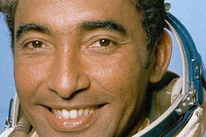 Cosmonauta cubano Arnaldo Tamayo recibirá medalla en la Unesco Cosmonauta cubano Arnaldo Tamayo recibirá medalla en la Unesco