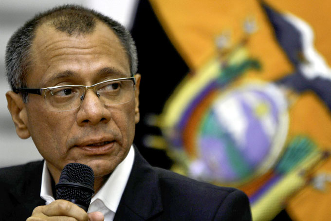 Ecuatorianos ofrecen apoyo a vicepresidente a su llegada a prisión (+ fotos y video) Ecuatorianos ofrecen apoyo a vicepresidente a su llegada a prisión (+ fotos y video)