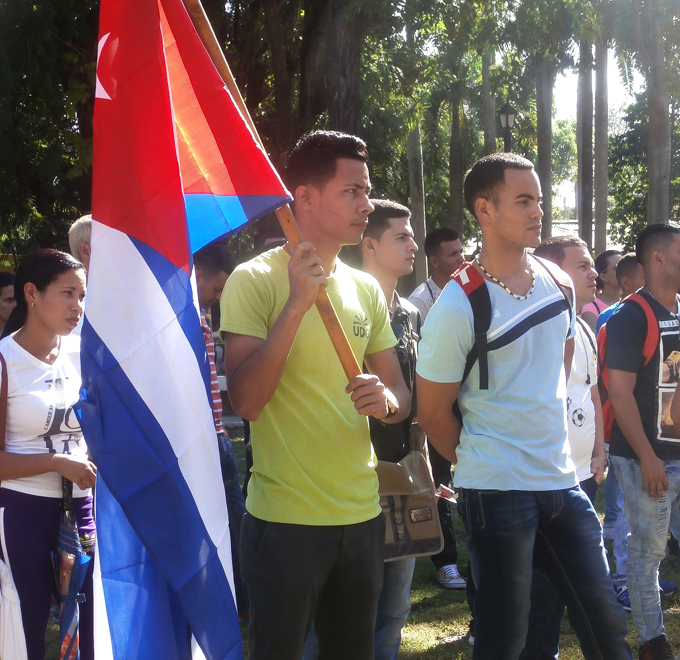 Universitarios como profesores en escuelas de Bayamo (+ audios y video) Universitarios como profesores en escuelas de Bayamo (+ audios y video)