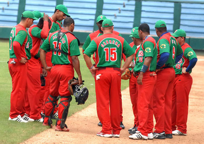 Nuevo líder recibe a equipo sorpresa en béisbol cubano Nuevo líder recibe a equipo sorpresa en béisbol cubano
