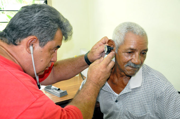 Cuba prioriza recursos indispensables a discapacitados pese al bloqueo Cuba prioriza recursos indispensables a discapacitados pese al bloqueo