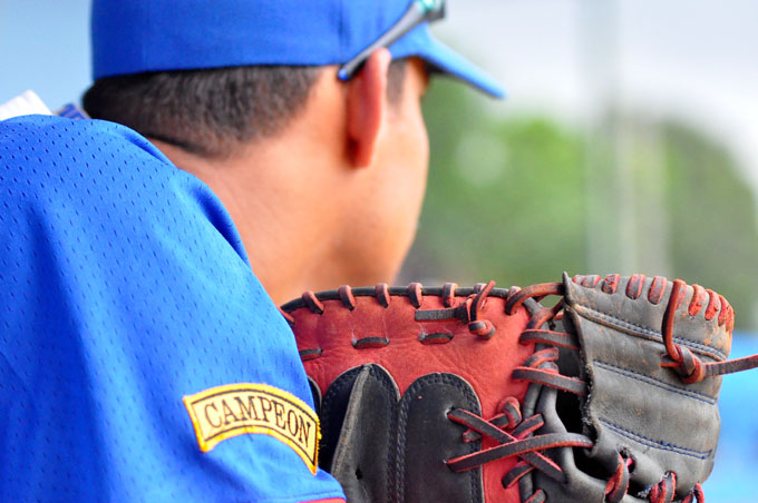 Cuatro primeros chocan entre sí en béisbol cubano Cuatro primeros chocan entre sí en béisbol cubano