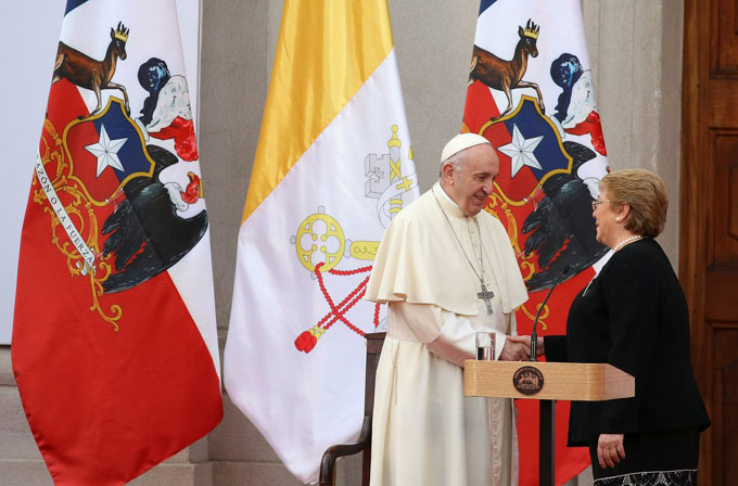 Mea culpa de papa Francisco deja insatisfechos a muchos chilenos (+ videos) Mea culpa de papa Francisco deja insatisfechos a muchos chilenos (+ videos)