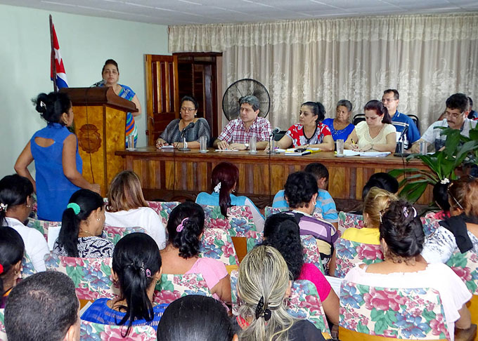 Sesionó Pleno ordinario de la Central de Trabajadores en Granma Sesionó Pleno ordinario de la Central de Trabajadores en Granma