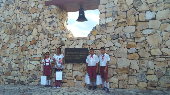 Premian a ganadores del concurso Pintando mis Monumentos Premian a ganadores del concurso Pintando mis Monumentos