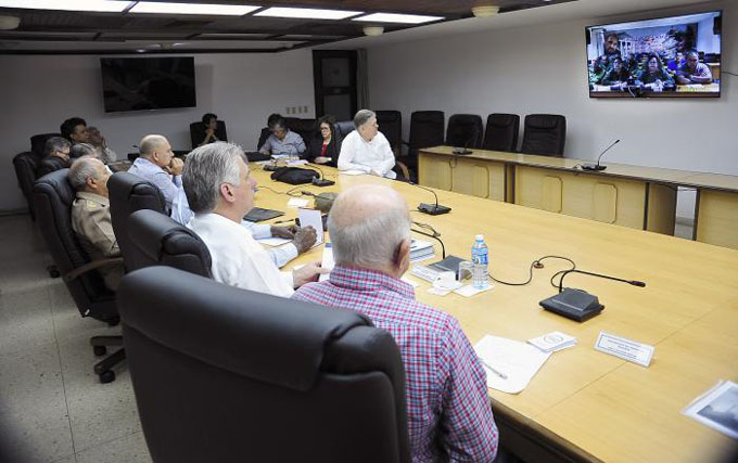 Intercambió Díaz-Canel con autoridades de las provincias afectadas por intensas lluvias (+ fotos y videos) Intercambió Díaz-Canel con autoridades de las provincias afectadas por intensas lluvias (+ fotos y videos)