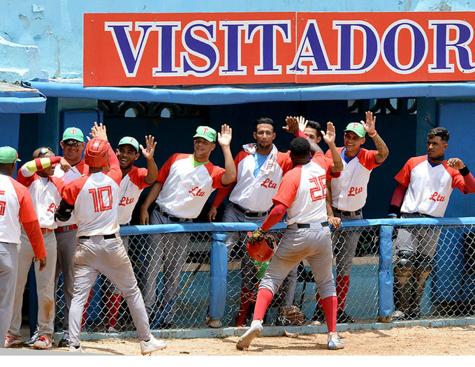 Leñadores frenan a los Potros y avanzan a la final Leñadores frenan a los Potros y avanzan a la final