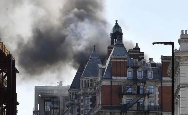 Humo negro sobre Londres por un gran incendio cerca de Hyde Park (+ fotos y videos) Humo negro sobre Londres por un gran incendio cerca de Hyde Park (+ fotos y videos)