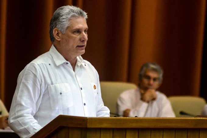 Díaz-Canel: Cada cubano podrá contribuir a alcanzar un texto constitucional que refleje el hoy y el futuro de la patria Díaz-Canel: Cada cubano podrá contribuir a alcanzar un texto constitucional que refleje el hoy y el futuro de la patria