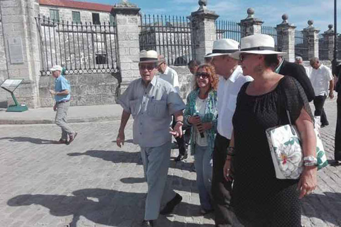 Cuba y Francia estrechan vínculos con visita de canciller le Drian Cuba y Francia estrechan vínculos con visita de canciller le Drian