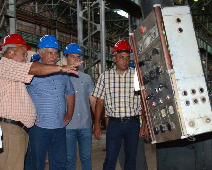 Prosigue visita de Díaz- Canel a Villa Clara (+ fotos) Prosigue visita de Díaz- Canel a Villa Clara (+ fotos)