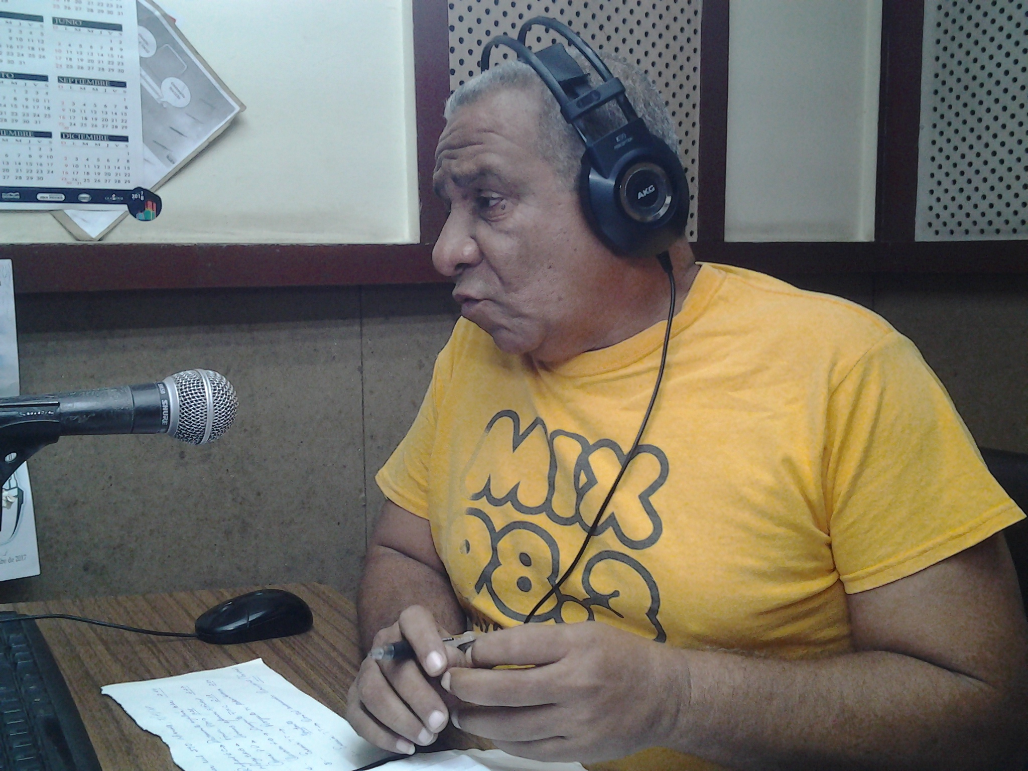 Reverencia feliz al novio de la Radio Reverencia feliz al novio de la Radio