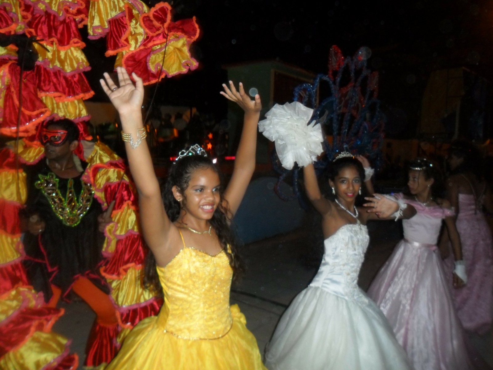 Carnaval infantil divierte a niños manzanilleros (+ fotos) Carnaval infantil divierte a niños manzanilleros (+ fotos)