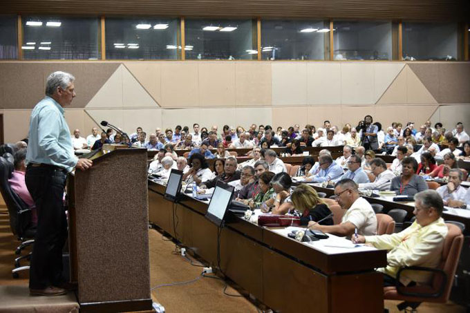 Encabezó Díaz-Canel encuentro de trabajo con Juntas de Gobierno y Organizaciones Superiores de Dirección Empresarial Encabezó Díaz-Canel encuentro de trabajo con Juntas de Gobierno y Organizaciones Superiores de Dirección Empresarial