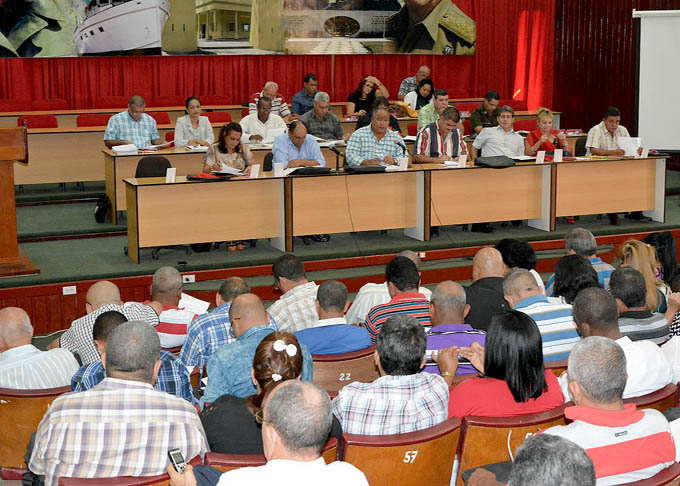 Sesionó Pleno del Comité provincial del Partido en Granma Sesionó Pleno del Comité provincial del Partido en Granma