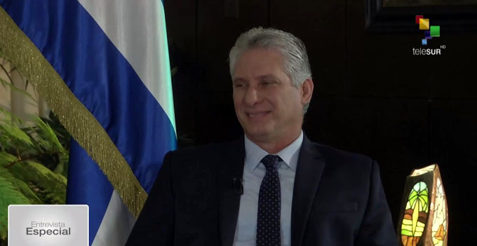 Díaz-Canel: ¡Vamos a marchar adelante con este pueblo, como lo ha hecho la Revolución siempre! Díaz-Canel: ¡Vamos a marchar adelante con este pueblo, como lo ha hecho la Revolución siempre!
