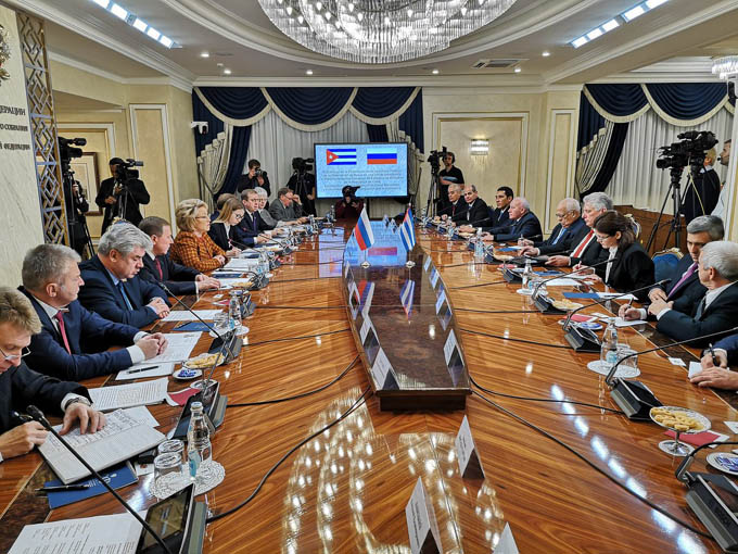 Díaz-Canel considera ejemplar las relaciones con Rusia (+ fotos y video) Díaz-Canel considera ejemplar las relaciones con Rusia (+ fotos y video)