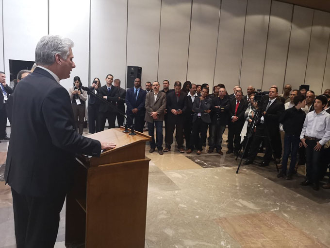 Presidente cubano en México para ampliar y reforzar relaciones entre ambos países Presidente cubano en México para ampliar y reforzar relaciones entre ambos países