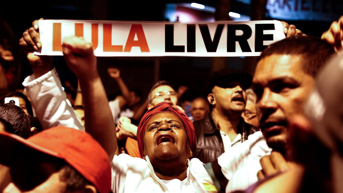 Meses después de arresto de Lula se fortalece frente por su libertad Meses después de arresto de Lula se fortalece frente por su libertad