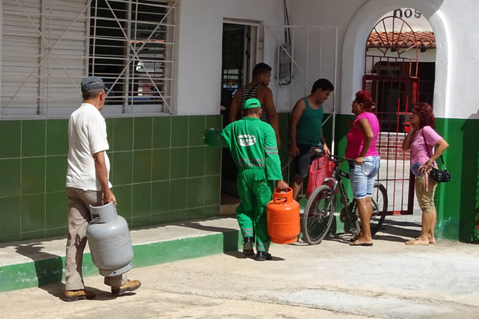 Ascienden a más de 82 mil los clientes de gas licuado en Granma Ascienden a más de 82 mil los clientes de gas licuado en Granma