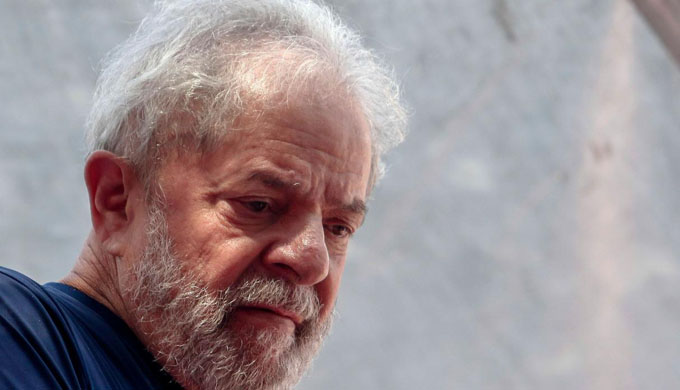 Mejor hubiera sido armar a Brasil de trabajo y libros, afirma Lula Mejor hubiera sido armar a Brasil de trabajo y libros, afirma Lula