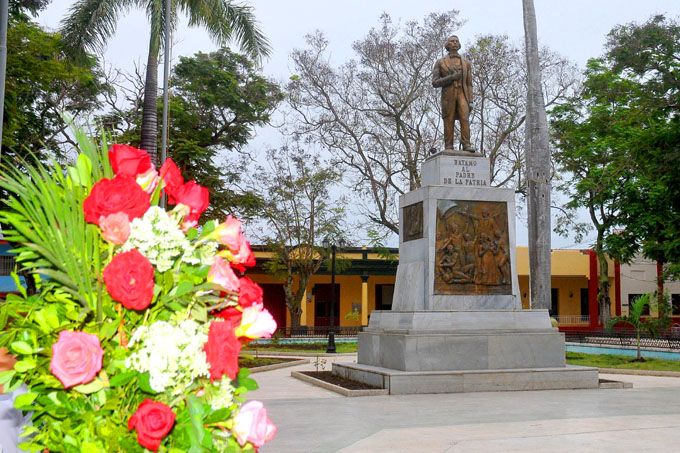 Recuerdan al Padre de la Patria en el aniversario 145 de su muerte (+ video) Recuerdan al Padre de la Patria en el aniversario 145 de su muerte (+ video)