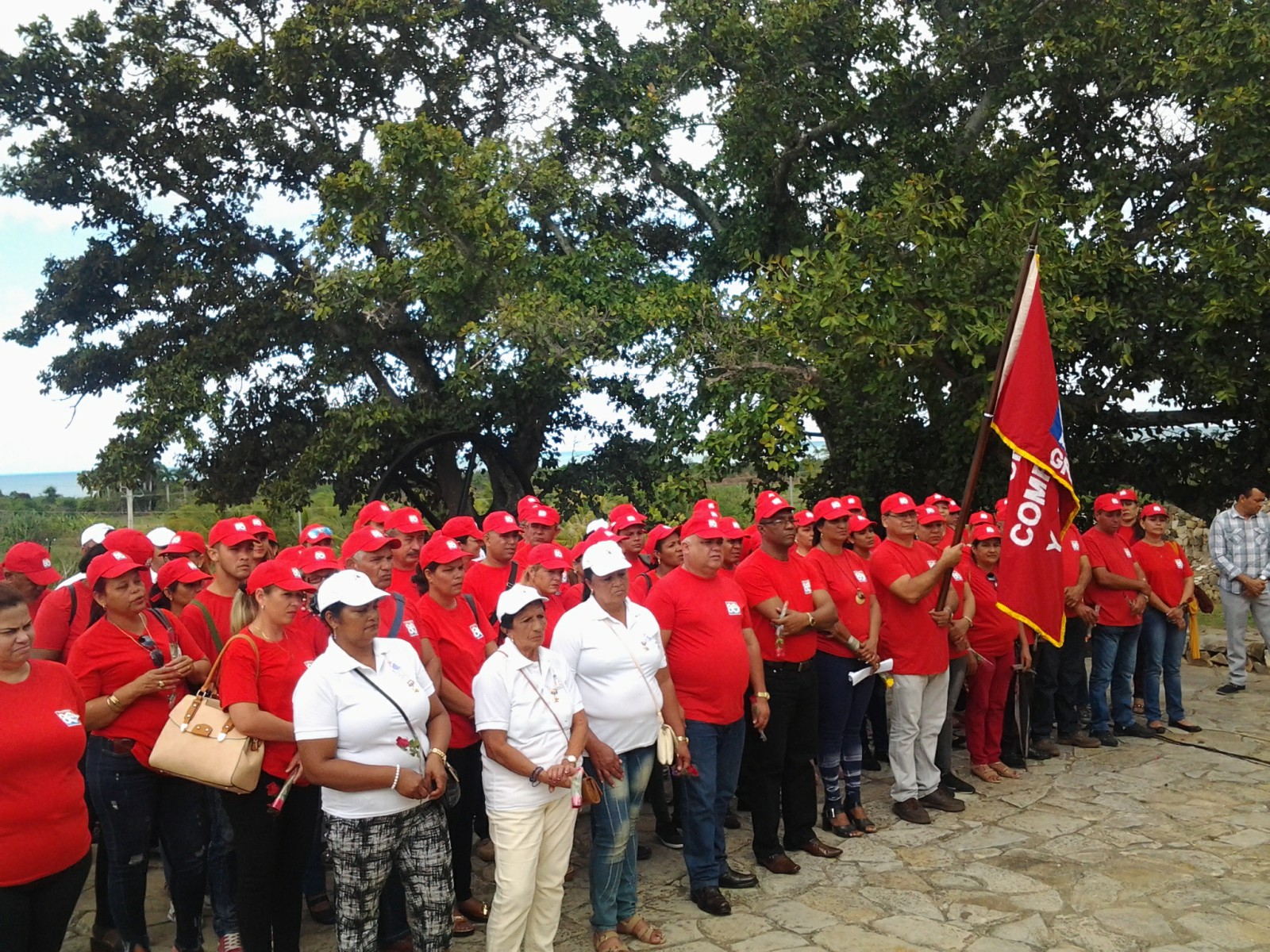 Abanderan delegación de Granma a congreso obrero de Cuba Abanderan delegación de Granma a congreso obrero de Cuba