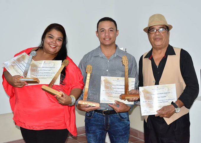 Premian a ganadores del concurso Canción para una Ventana Premian a ganadores del concurso Canción para una Ventana