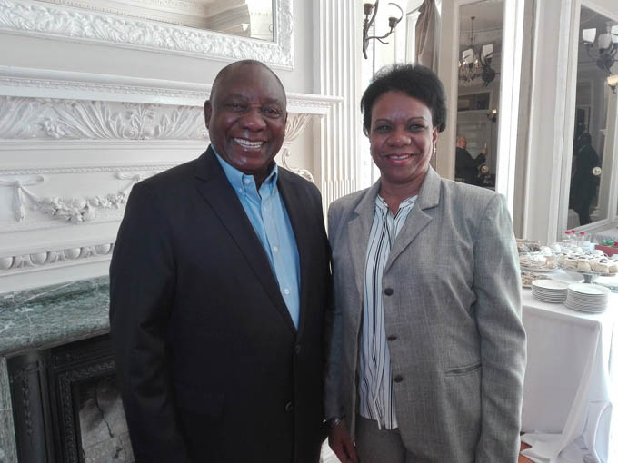 Recibe dirigente comunista sudafricano a vicepresidenta cubana (+fotos) Recibe dirigente comunista sudafricano a vicepresidenta cubana (+fotos)