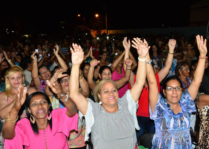 Presidente de Cuba felicita a mujeres por Día Internacional Presidente de Cuba felicita a mujeres por Día Internacional