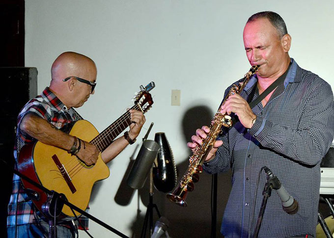 Noches de Saxofón (+ fotos) Noches de Saxofón (+ fotos)