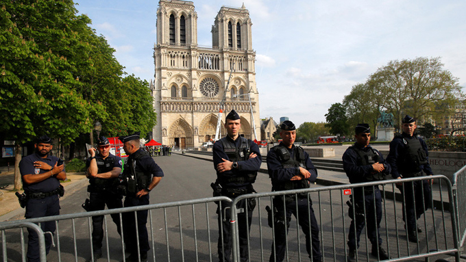 La Policía francesa anuncia la causa más probable del incendio en la Catedral de Notre Dame (+fotos, video e infografía) La Policía francesa anuncia la causa más probable del incendio en la Catedral de Notre Dame (+fotos, video e infografía)
