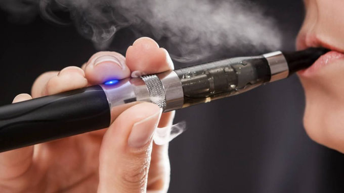 Indagan posible relación entre convulsiones y cigarros electrónicos Indagan posible relación entre convulsiones y cigarros electrónicos