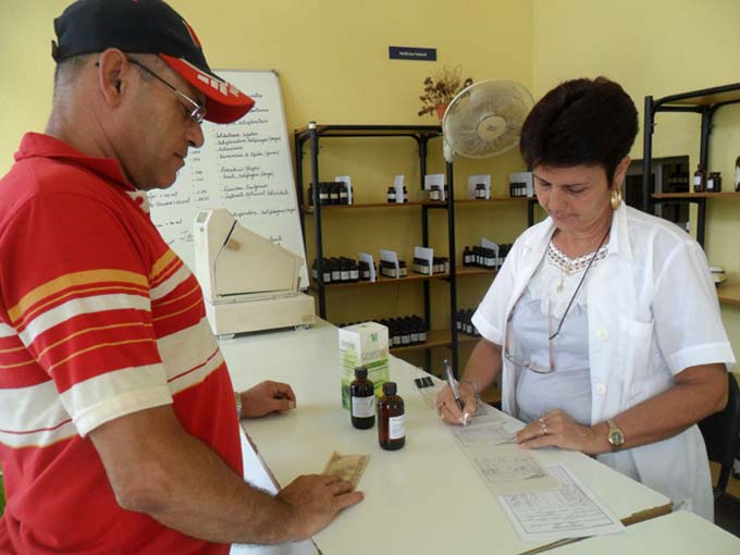 Cuba con condiciones para desarrollar medicina natural y tradicional Cuba con condiciones para desarrollar medicina natural y tradicional