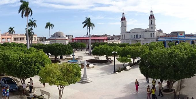 “Manzanillo, de Cuba”: recuento apasionado y hermoso “Manzanillo, de Cuba”: recuento apasionado y hermoso