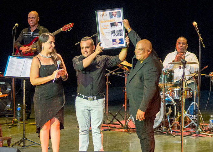 “Gracias Bayamo por ser un público diferente” (+ fotos y videos) “Gracias Bayamo por ser un público diferente” (+ fotos y videos)