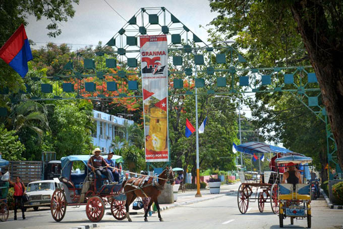 Aires de patria en Bayamo por celebración cubana (+ fotos) Aires de patria en Bayamo por celebración cubana (+ fotos)