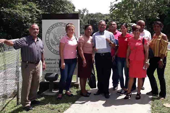 Fuerza sindical panameña exigió cese del bloqueo a Cuba Fuerza sindical panameña exigió cese del bloqueo a Cuba