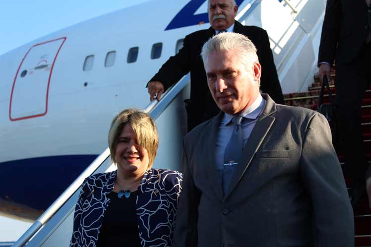Presidente de Cuba arriba a Belarús en visita oficial Presidente de Cuba arriba a Belarús en visita oficial