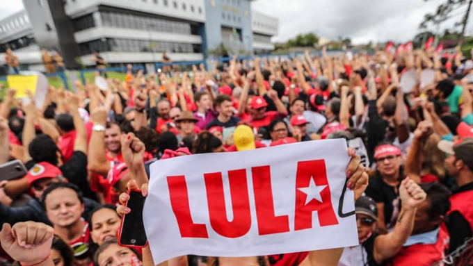 Piden en Brasil libertad de Lula en su aniversario 74 Piden en Brasil libertad de Lula en su aniversario 74