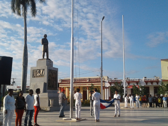 Bayameses recuerdan a Fidel en el tercer aniversario de su muerte (+fotos) Bayameses recuerdan a Fidel en el tercer aniversario de su muerte (+fotos)
