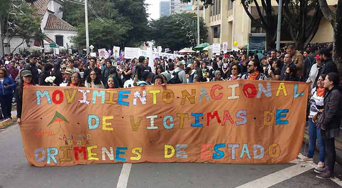 Miles en las calles de Colombia rechazan políticas del gobierno (+fotos y video) Miles en las calles de Colombia rechazan políticas del gobierno (+fotos y video)