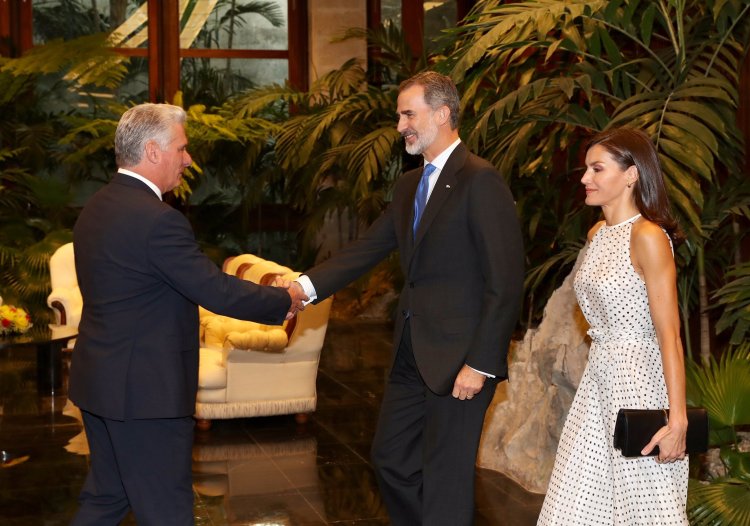 Recibe presidente de Cuba a los reyes de España (+ fotos y videos) Recibe presidente de Cuba a los reyes de España (+ fotos y videos)