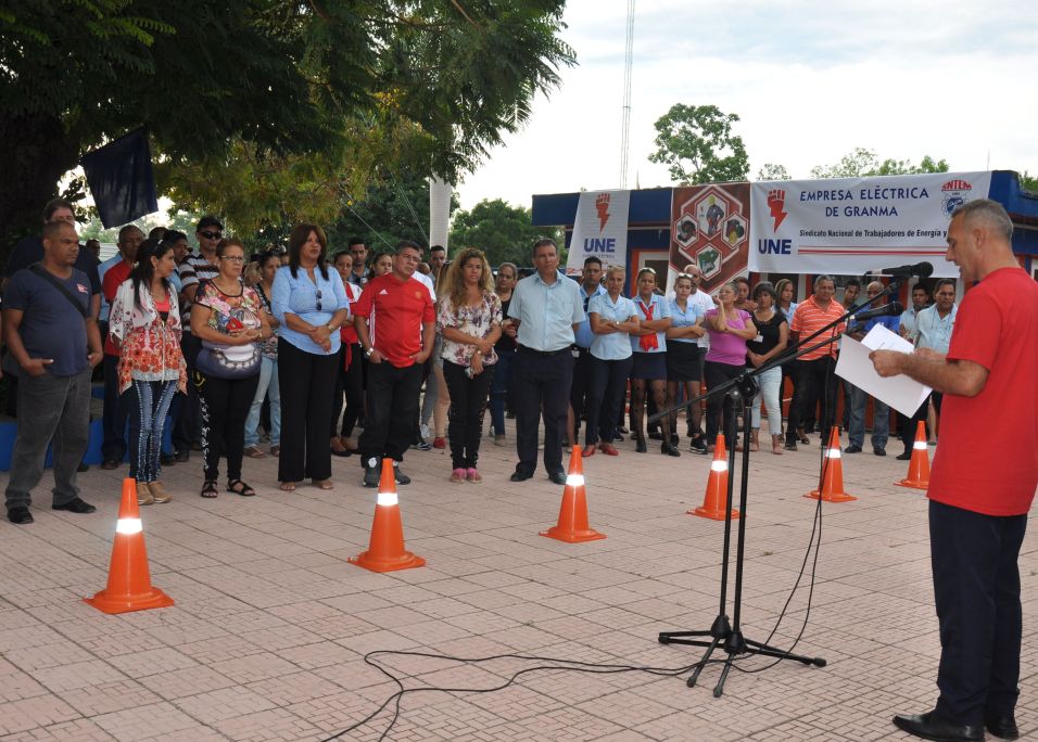 Una jornada por mayor seguridad y salud en el trabajo (+ fotos, audio y videos) Una jornada por mayor seguridad y salud en el trabajo (+ fotos, audio y videos)