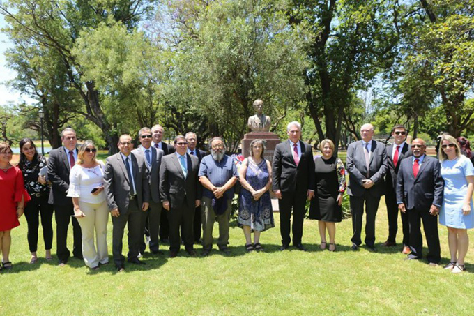 Presidente cubano Miguel Díaz-Canel con intensa visita en Argentina (+fotos) Presidente cubano Miguel Díaz-Canel con intensa visita en Argentina (+fotos)