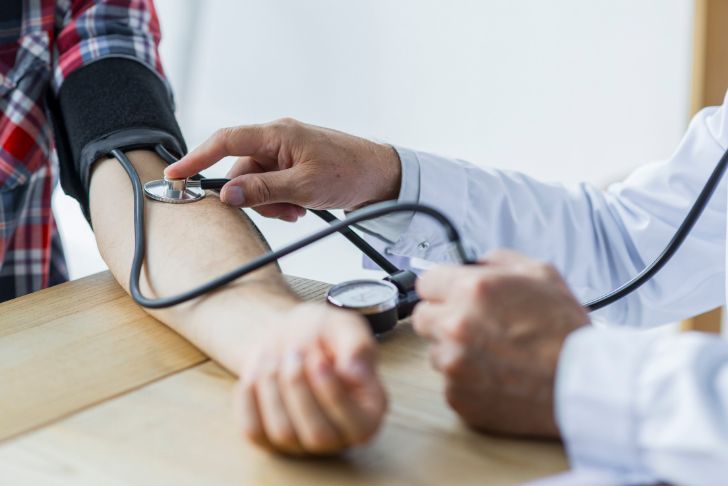Hipertensión arterial y riesgo cardiovascular total Hipertensión arterial y riesgo cardiovascular total