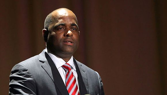Presidente cubano felicita a Roosevelt Skerrit por su victoria electoral en Dominica Presidente cubano felicita a Roosevelt Skerrit por su victoria electoral en Dominica