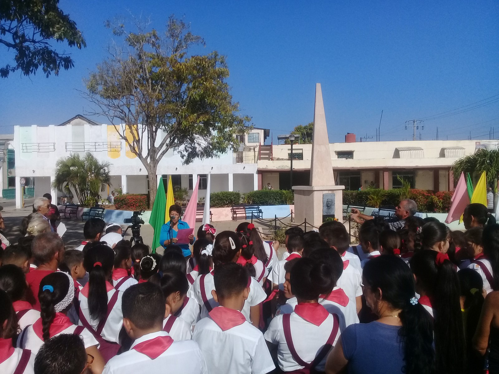 Manzanilleros recuerdan a Paquito Rosales Manzanilleros recuerdan a Paquito Rosales