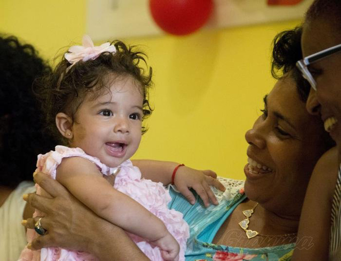 Presidente de Cuba felicita a las madres en su día (+video) Presidente de Cuba felicita a las madres en su día (+video)