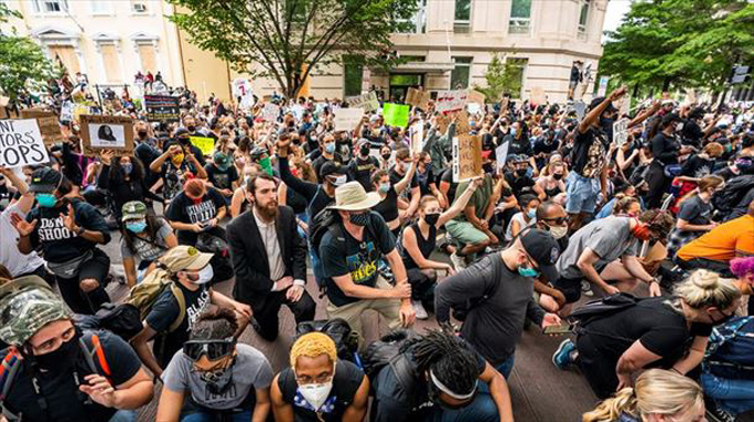 Mayoría de estadounidenses simpatiza con protestas, indica sondeo (+video) Mayoría de estadounidenses simpatiza con protestas, indica sondeo (+video)